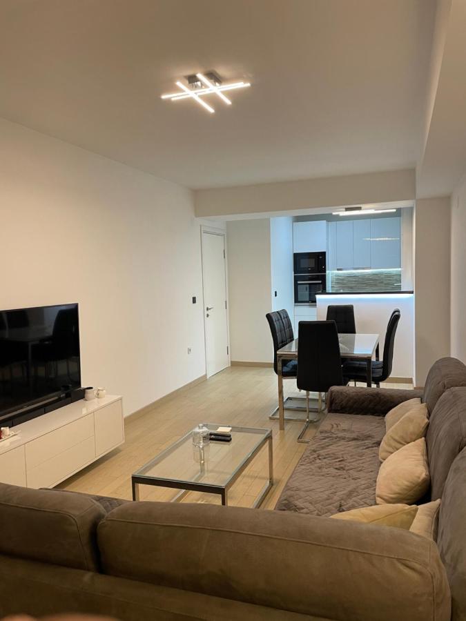 Luka Apartments Flatiron Скоп'є Екстер'єр фото