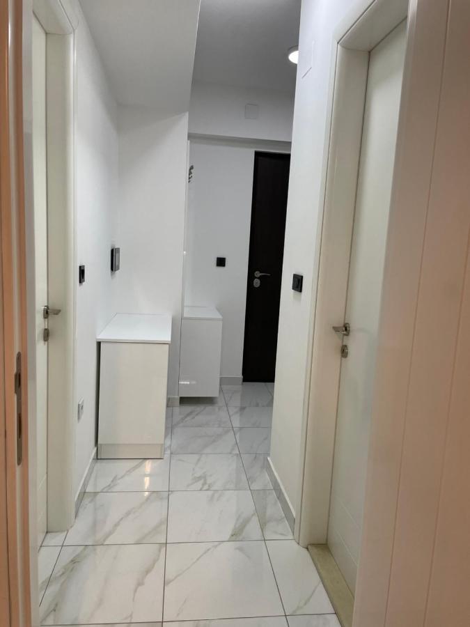 Luka Apartments Flatiron Скоп'є Екстер'єр фото