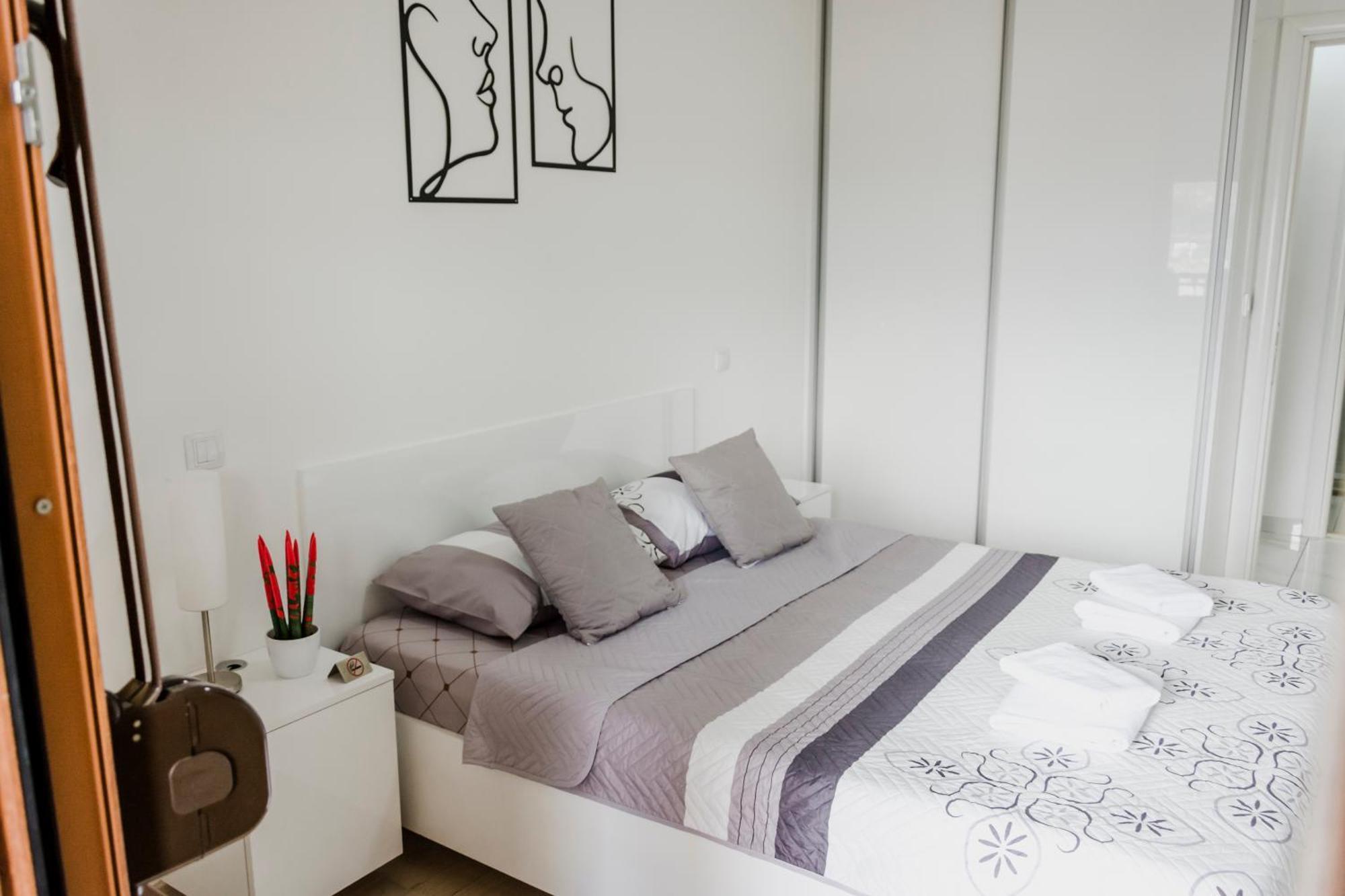 Luka Apartments Flatiron Скоп'є Екстер'єр фото