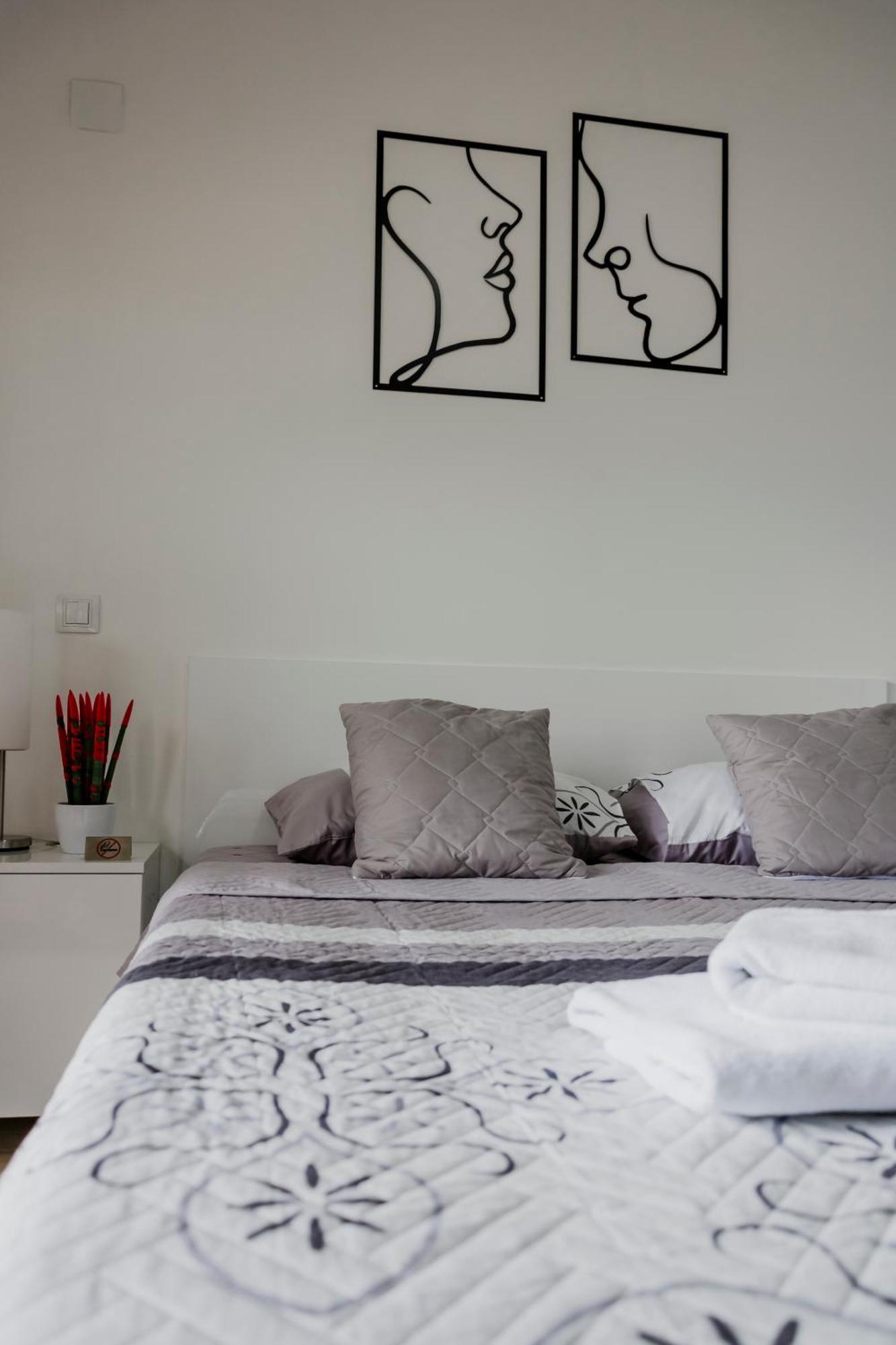 Luka Apartments Flatiron Скоп'є Екстер'єр фото