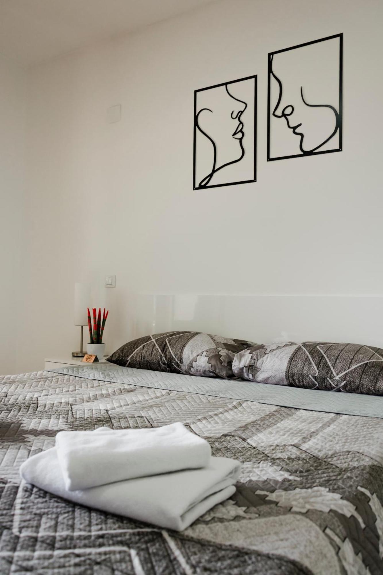 Luka Apartments Flatiron Скоп'є Екстер'єр фото